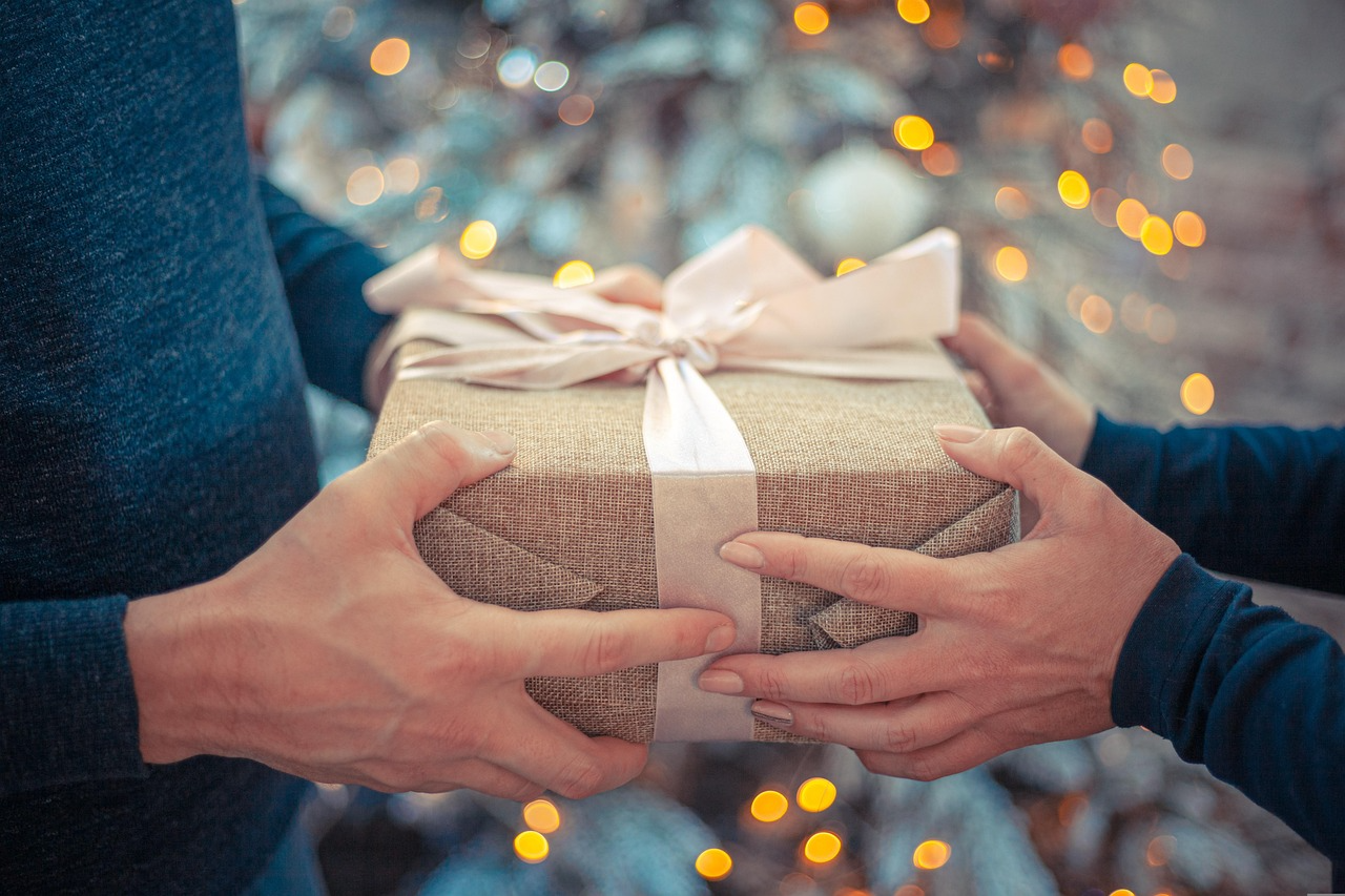 The Mind of a Gift Giver: Why Customized Gifts Hold the Ultimate Emotional Value.