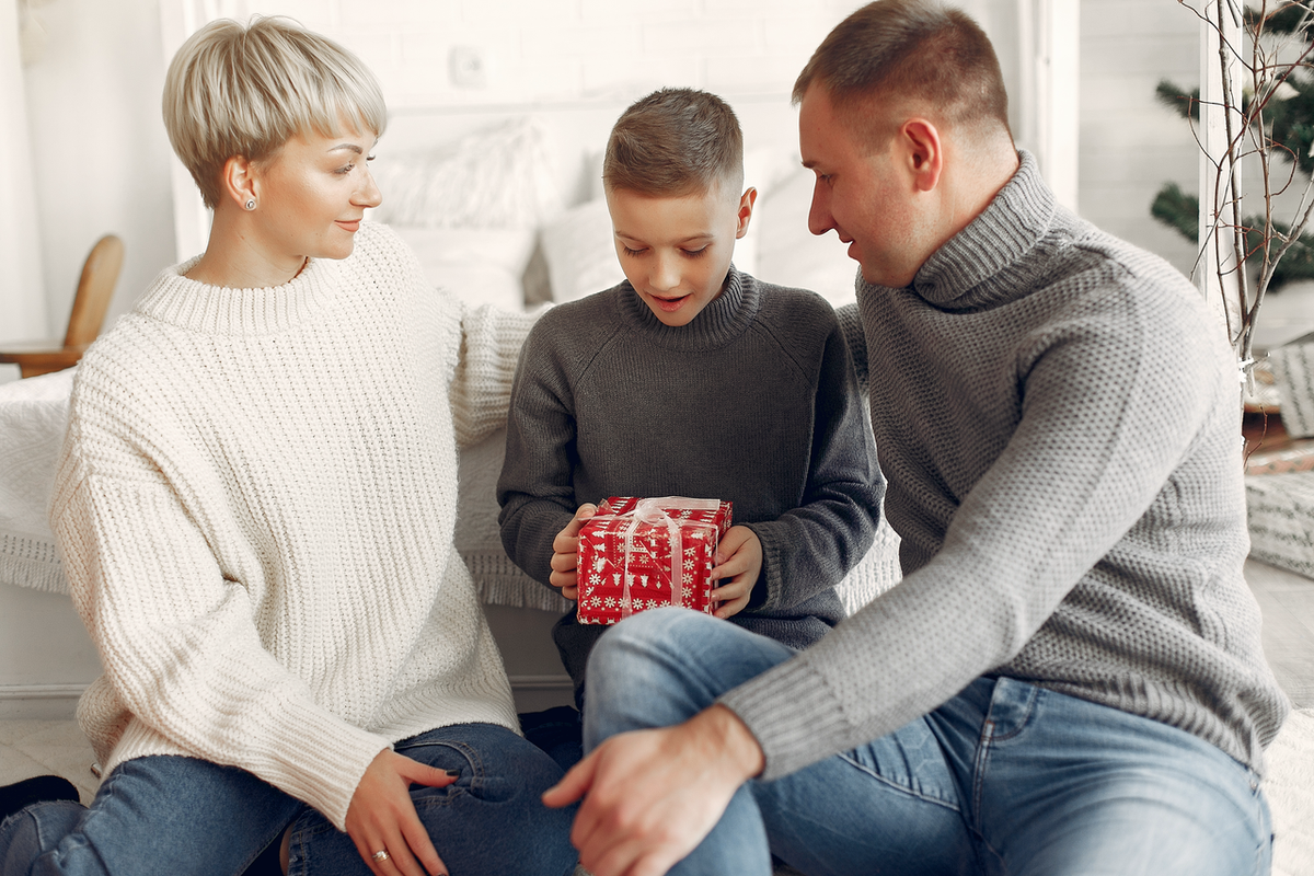 Choosing the Ultimate Jewelry Gift for Your Son: A Parent Guide