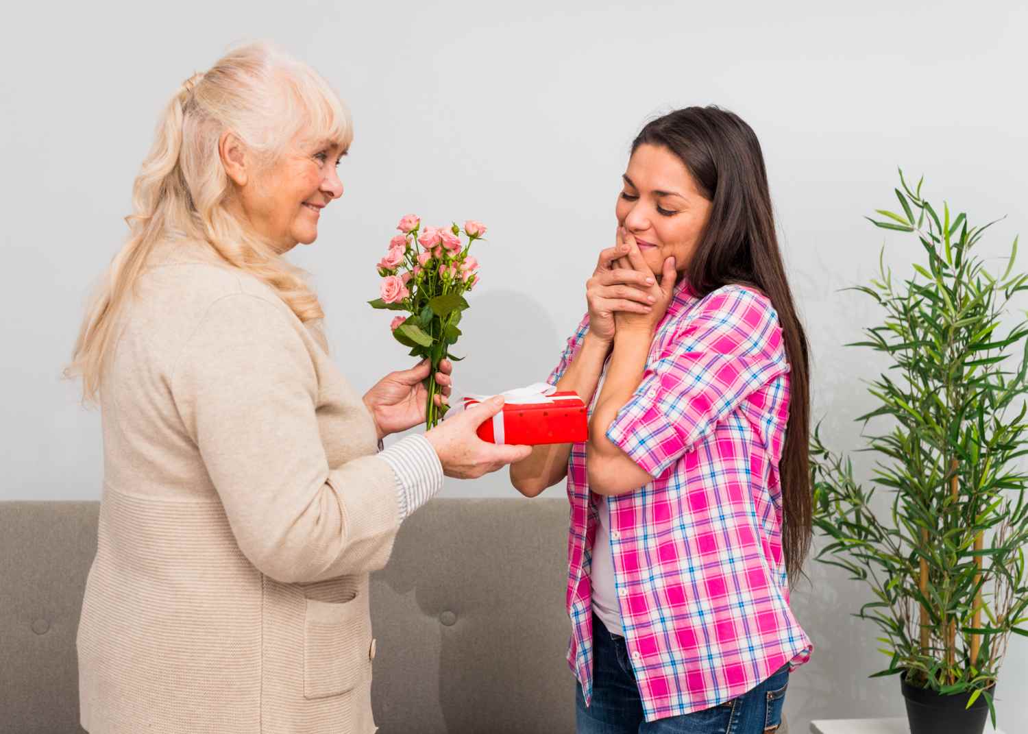 Beyond Expectations, Discover the Best Gifts for New Daughter in Law This Year