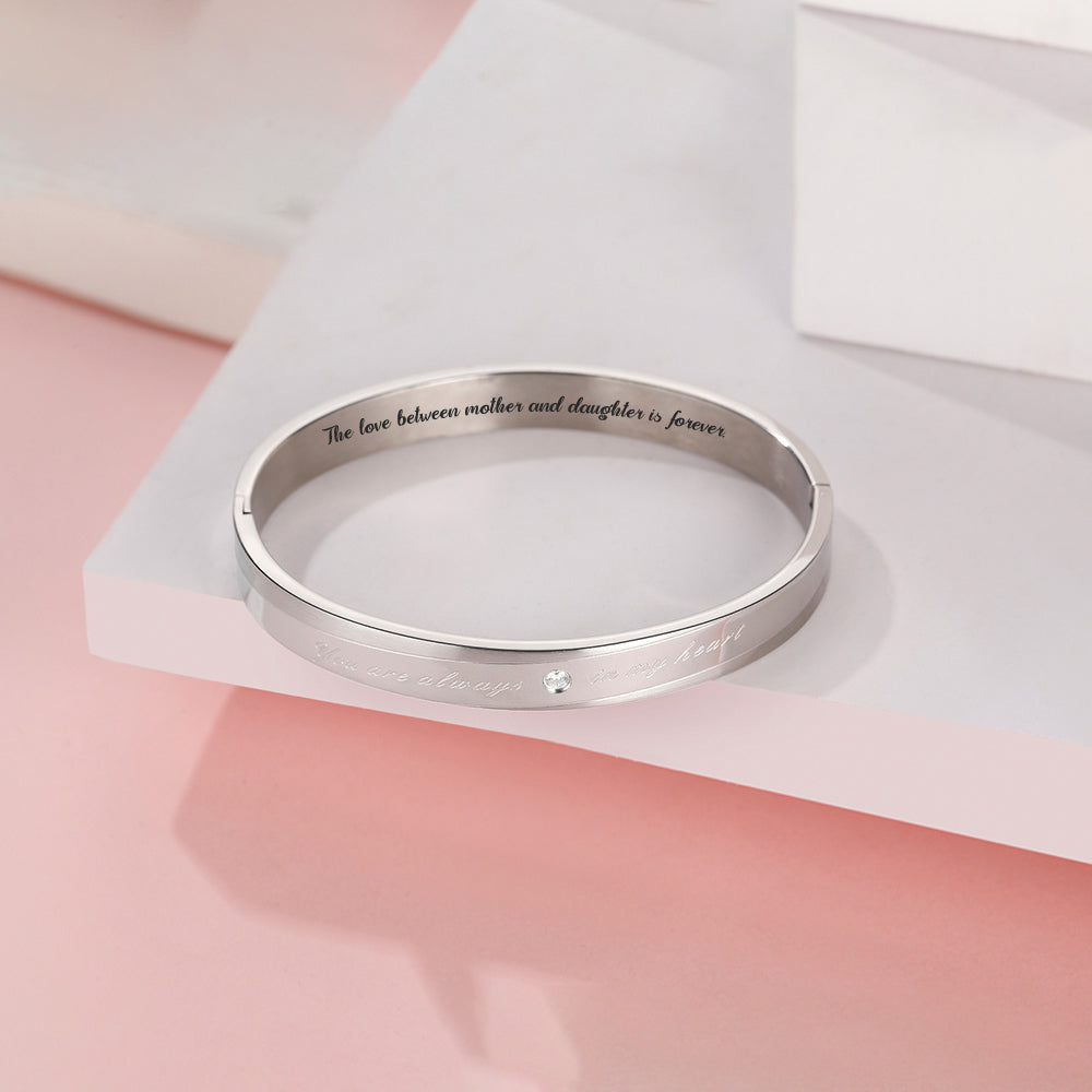 To My Daughter "The love between mother and daughter is forever." Bracelet