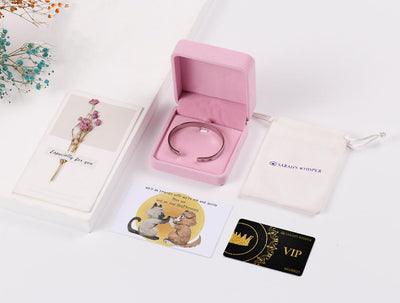 For Your Friend "WE'LL BE FRIENDS UNTIL WE'RE OLD AND SENILE THEN WE WILL BE NEW BEST FRIENDS" Arrow Bracelet - SARAH'S WHISPER