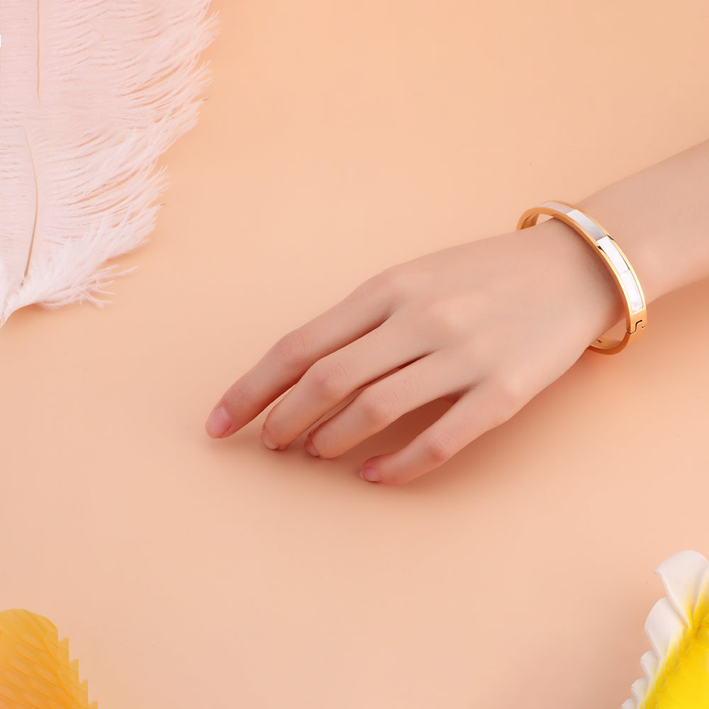 To My Bonus Daughter "BONUS DAUGHTER, I MAY NOT HAVE GIVEN YOU THE GIFT OF LIFE. BUT LIFE GAVE ME THE GIFT OF YOU" Bracelet - SARAH'S WHISPER