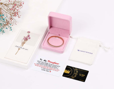 To My Daughter "Mothers and Daughters, never truly part, maybe in distance, but never in heart" Bracelet - SARAH'S WHISPER