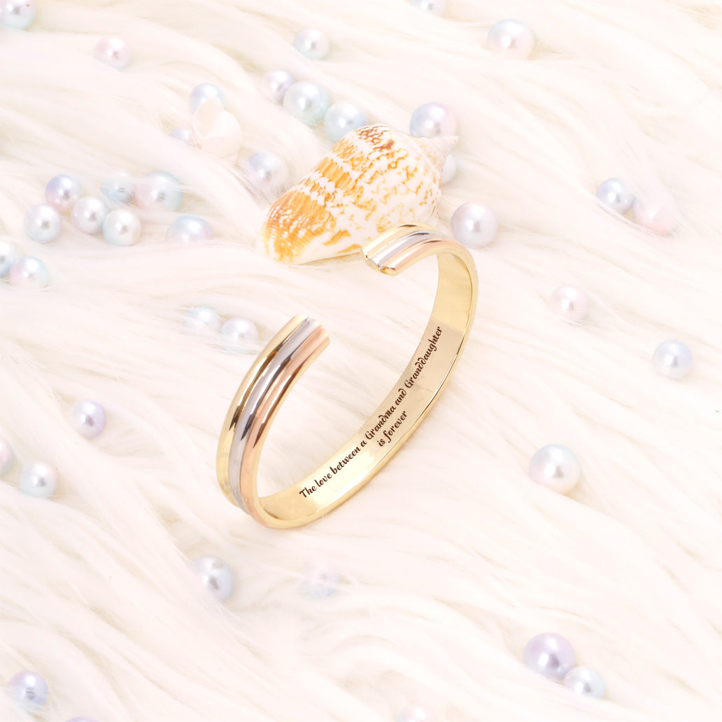 [Optional Address] To My GRANDDAUGHTER "The love between a [grandma] and granddaughter is forever" Bracelet [💞 Bracelet +💌 Gift Card + 🎁 Gift Box + 💐 Gift Bouquet] - SARAH'S WHISPER