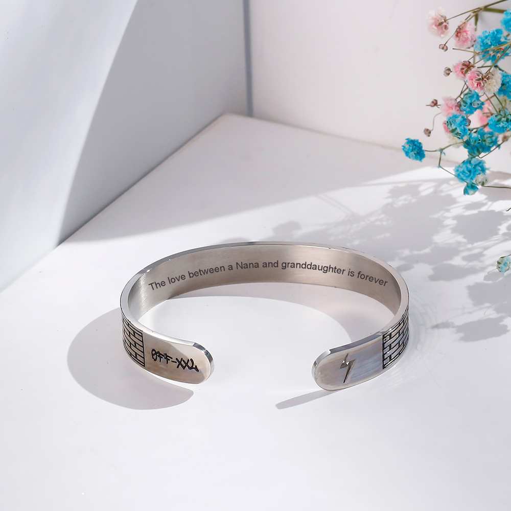 To My GRANDDAUGHTER "The love between a Nana and Granddaughter is forever" Bracelet [💞 Bracelet +💌 Gift Card + 🎁 Gift Box + 💐 Gift Bouquet] - SARAH'S WHISPER