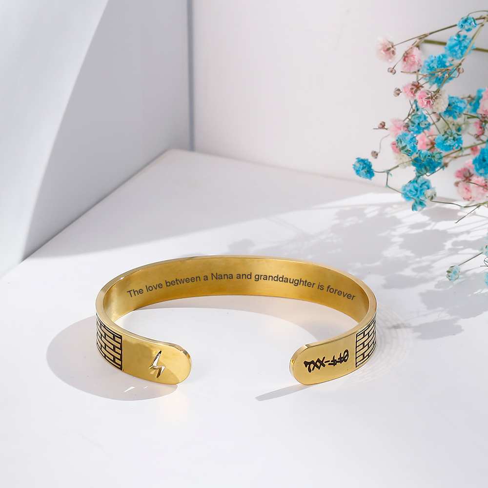 To My GRANDDAUGHTER "The love between a Nana and Granddaughter is forever" Bracelet [💞 Bracelet +💌 Gift Card + 🎁 Gift Box + 💐 Gift Bouquet] - SARAH'S WHISPER