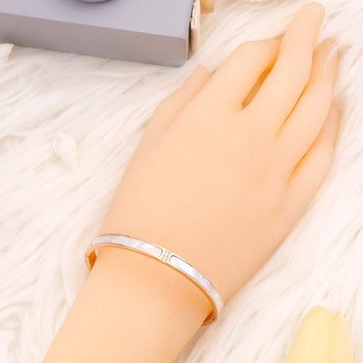To My Daughter "Whenever You Feel Overwhelmed... Remember Whose Daughter You Are and Straighten Your Crown" Bracelet - SARAH'S WHISPER