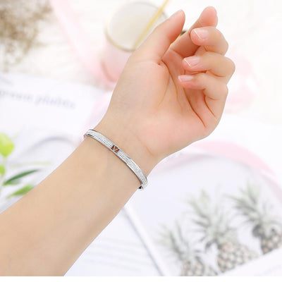 To My GRANDDAUGHTER "The love between a Nana and Granddaughter is forever" Bracelet - SARAH'S WHISPER