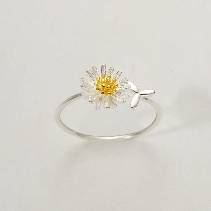 “You are the sunshine that makes my dai̶s̶y” Daisy Ring [💞 RING +💌 GIFT CARD + 🎁 GIFT BAG + 💐 GIFT BOUQUET] - SARAH'S WHISPER