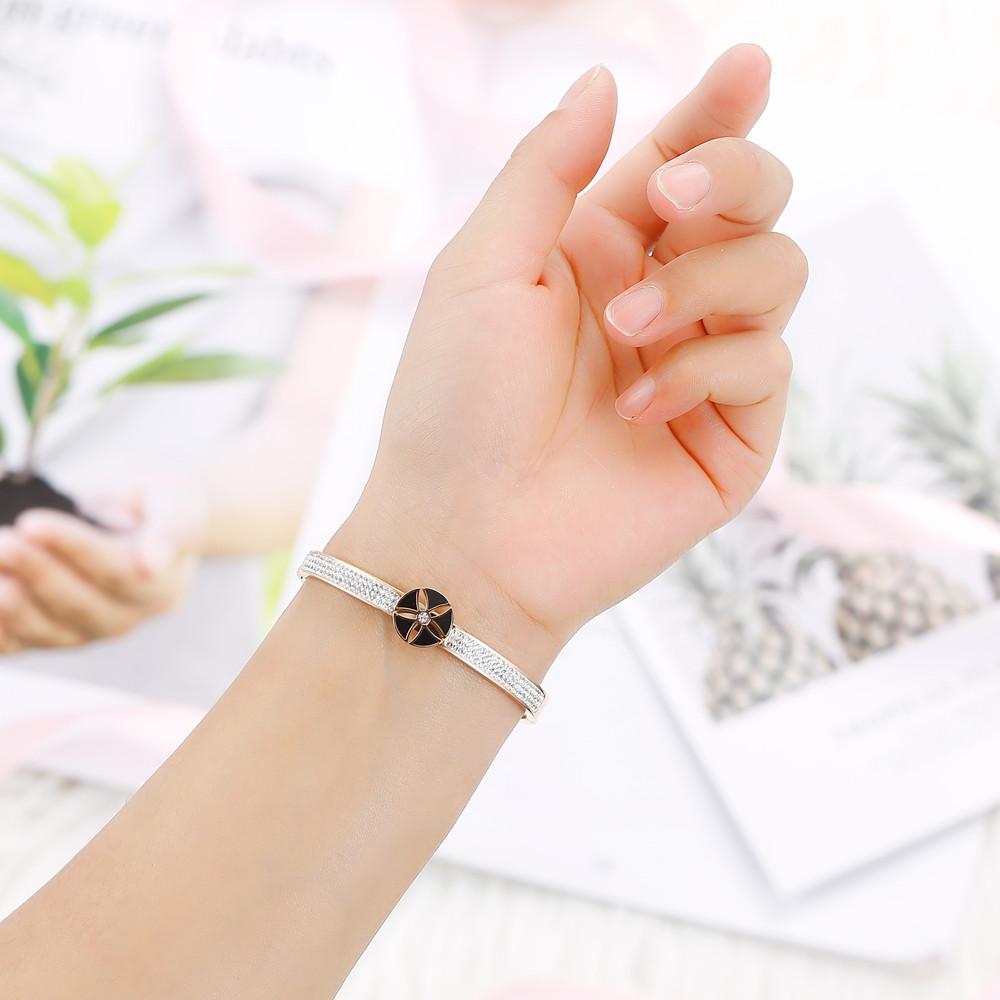 To My Bonus Daughter "BONUS DAUGHTER, I MAY NOT HAVE GIVEN YOU THE GIFT OF LIFE. BUT LIFE GAVE ME THE GIFT OF YOU" Flower Bracelet - SARAH'S WHISPER