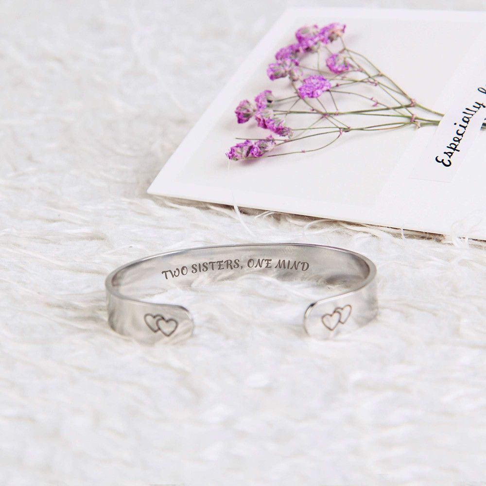 To My Sister "Two sisters, one mind" Double Heart Bracelet - SARAH'S WHISPER